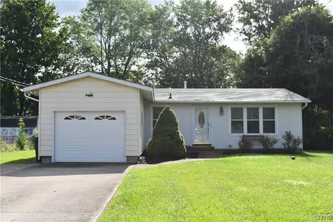 6450 Wembridge Dr, East Syracuse, NY 13057