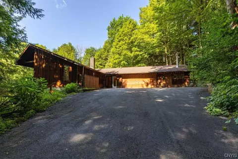 3129 Thompson Rd, Cazenovia, NY 13035
