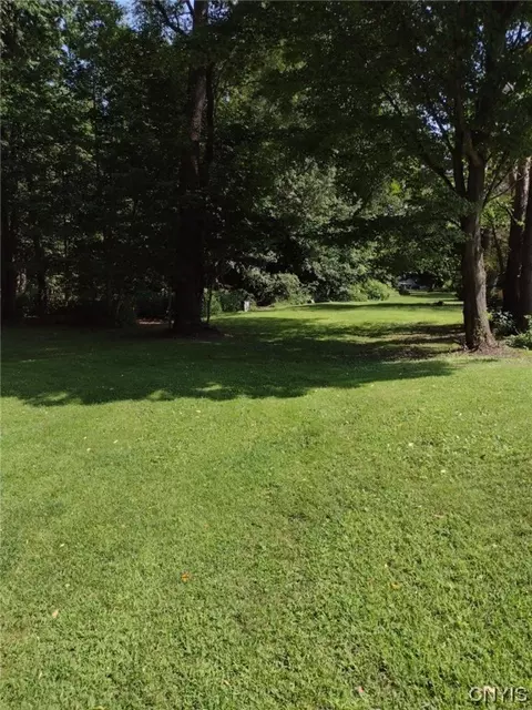 1106 Center Rd, Frankfort, NY 13340