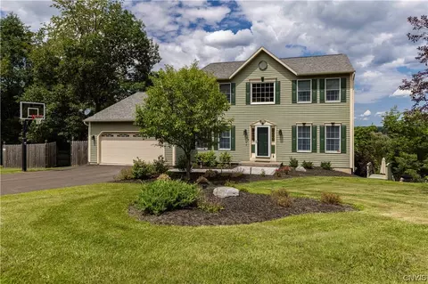 7979 Everglades Dr, Manlius, NY 13104