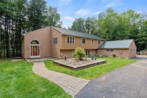 99 Switts Dr, Hastings, NY 13076