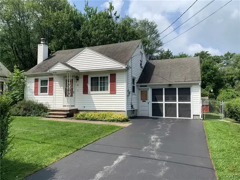 301 Richardson Dr, Syracuse, NY 13212