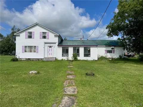 35101 Clayton Center Rd, Clayton, NY 13624