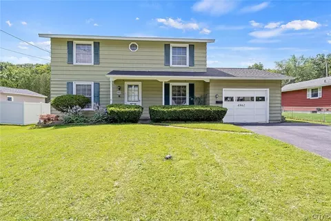 4862 Juneway Dr S, Salina, NY 13088