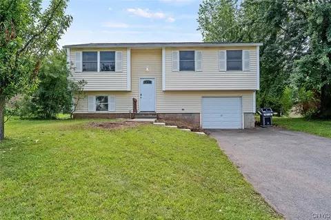 4749 Haverton Ln, Liverpool, NY 13090