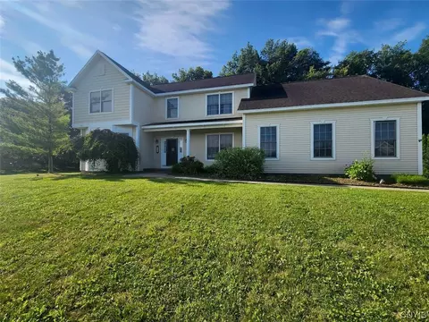 106 Snowflake Cir, Camillus, NY 13031