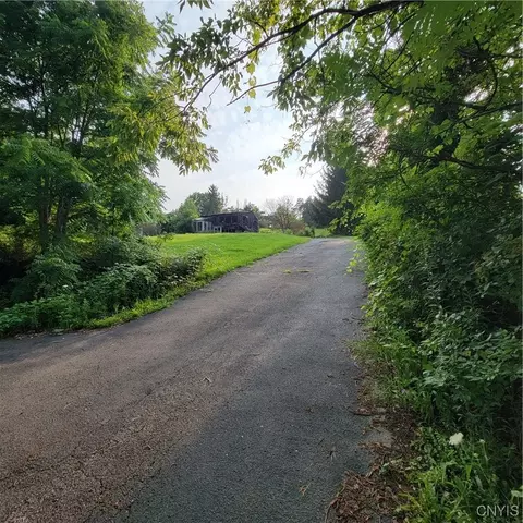 4159 Griffin Rd, Onondaga, NY 13215