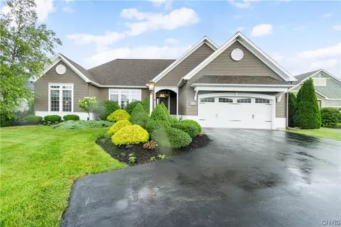 146 Gadwall Ln, Manlius, NY 13104