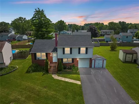 8402 Lace Bark Ln, Liverpool, NY 13090