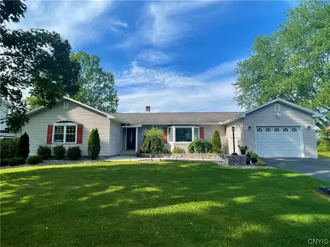 6715 Dix Rd, Rome, NY 13440