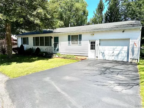 7 Burleigh Ter, Fulton, NY 13069