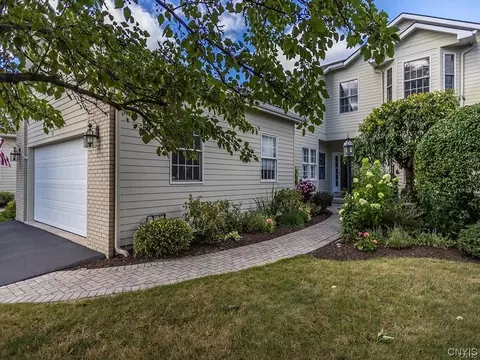 101 Whispering Strm, Fayetteville, NY 13066