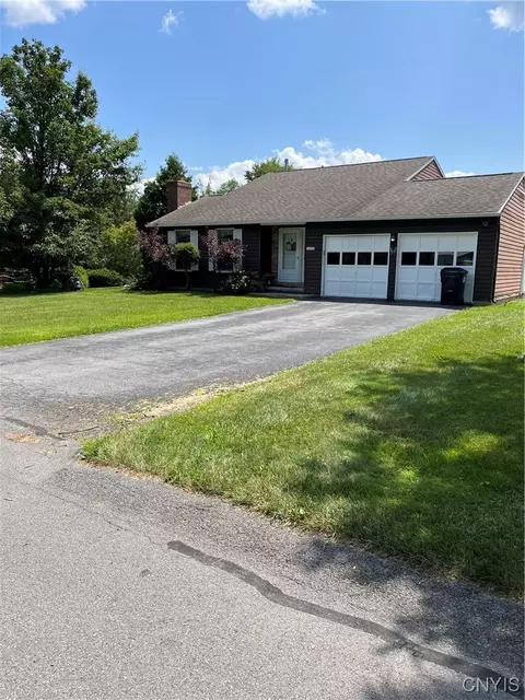 5722 Stonykill Dr, East Syracuse, NY 13057