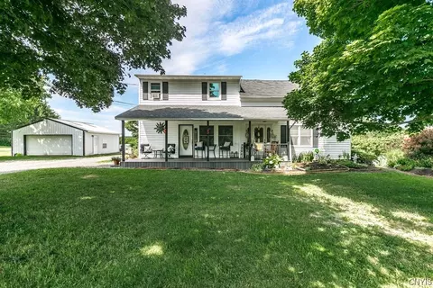8911 Plainville Rd, Lysander, NY 13027