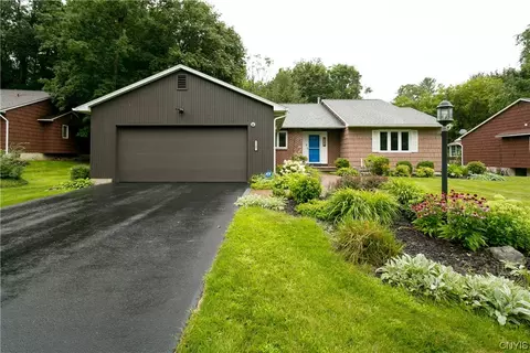 5307 Poster Ln, Fayetteville, NY 13066