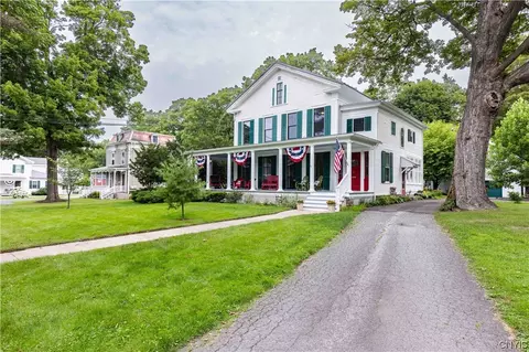 37 Seneca Ave, Oneida, NY 13421