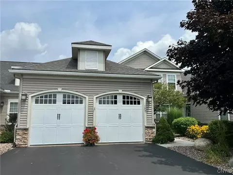 129 Avriel Dr #129, Fayetteville, NY 13066