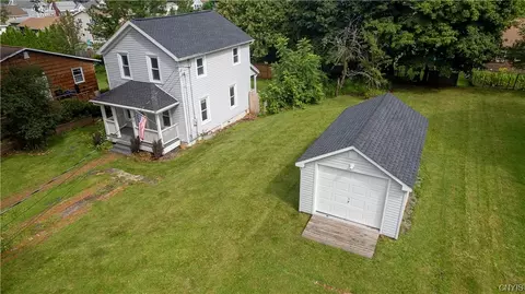 104 Hazard St, Geddes, NY 13209