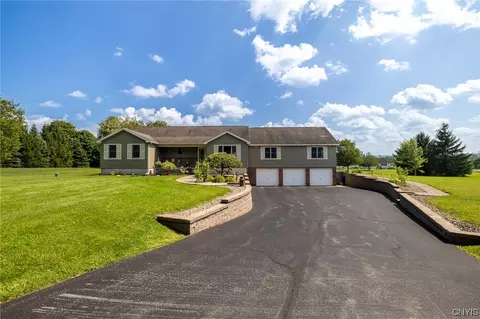 4216 Perretta Dr, Lenox, NY 13032