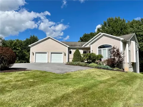3916 East St, Skaneateles, NY 13152
