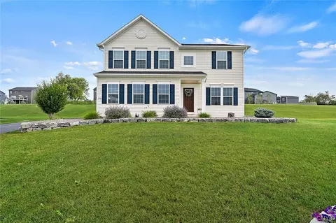 5540 Rolling Mdws, Camillus, NY 13031