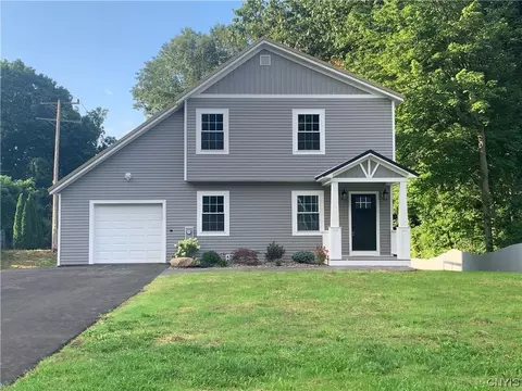 39 Lanning Dr, Volney, NY 13069