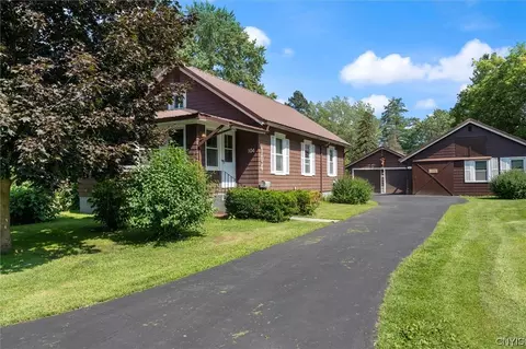 104 Randall Ter, North Syracuse, NY 13212