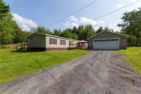 3 Streeter Rd, Pitcairn, NY 13648