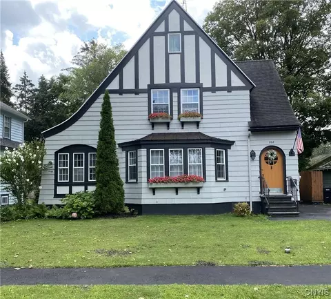 102 E Cheltenham Rd, Syracuse, NY 13205