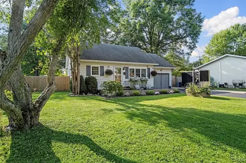 2 Dominica Ct, Utica, NY 13502