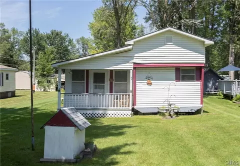 7451 Shore Dr, Henderson, NY 13650