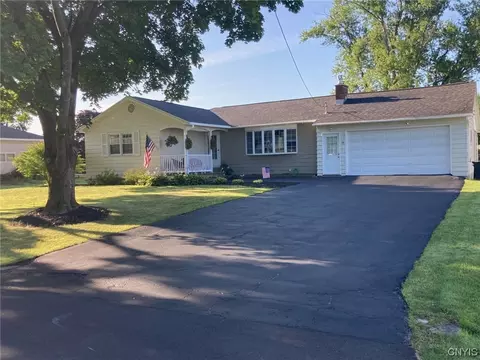 33 Glenridge Rd, Whitestown, NY 13492