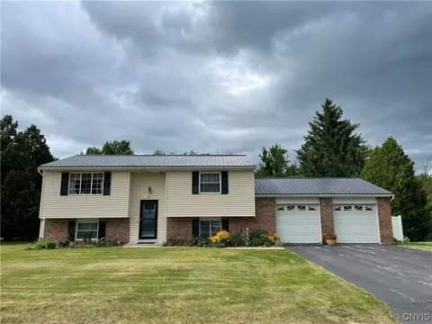 13 Clintonview Rd, New Hartford, NY 13413