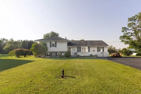 346 Lakeside Rd, Geddes, NY 13209