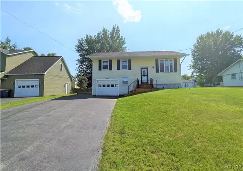 115 Cedarwood Blvd, Van Buren, NY 13027