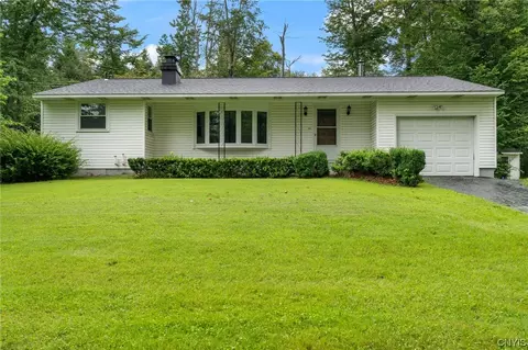 40 Evans Rd, Schroeppel, NY 13132
