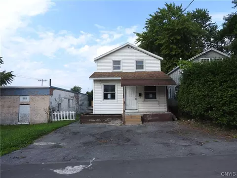 416 Willumae Dr, Syracuse, NY 13208