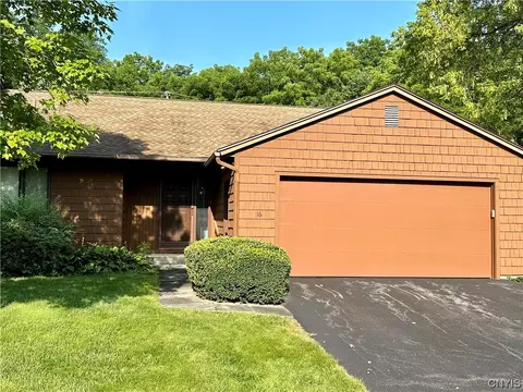 16 Gazebo Path, Fayetteville, NY 13066