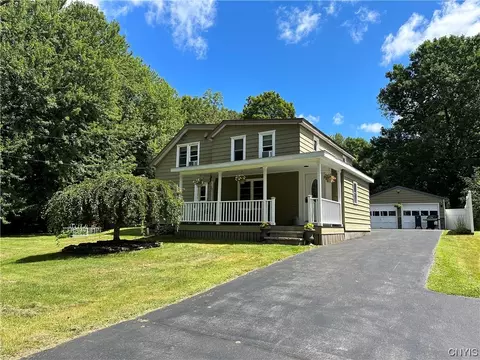 28 Lane Dr, Volney, NY 13126