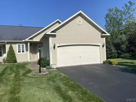 2870 Sanibel Cir, Lysander, NY 13027