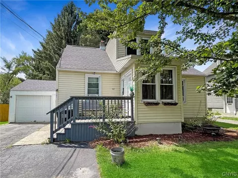 307 Plymouth Ave, Salina, NY 13211