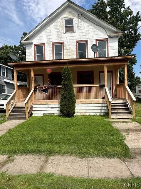 231 Duer St, Oswego, NY 13126