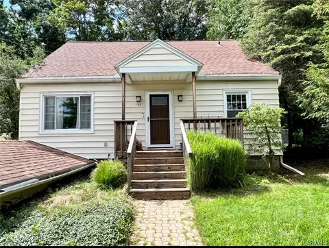 142 Hopper Rd, Syracuse, NY 13207