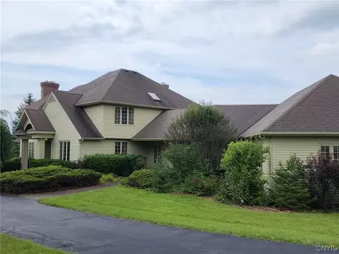 8411 Hobnail Rd, Manlius, NY 13104