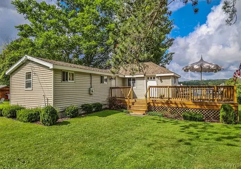 2843 Windward Shr, Eaton, NY 13334