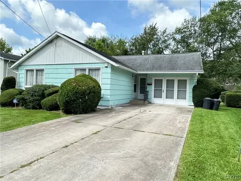 210 Riverdale Dr, Syracuse, NY 13207