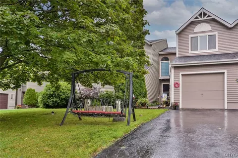 8247 Honeysuckle Dr, Liverpool, NY 13090