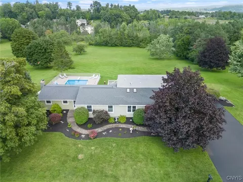 4582 Cleveland Rd, Onondaga, NY 13215