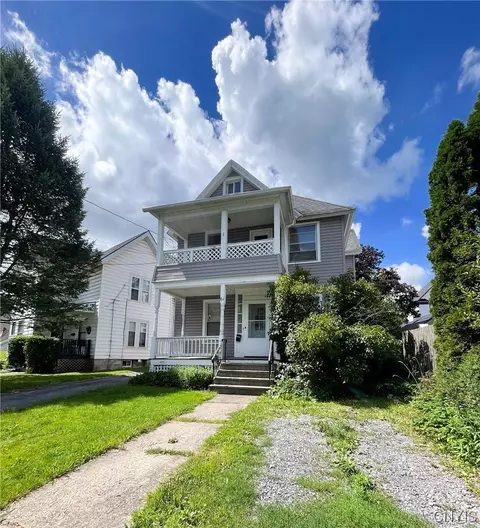 61 Cayuga St, Auburn, NY 13021