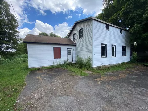 656 S Main St, Central Square, NY 13036